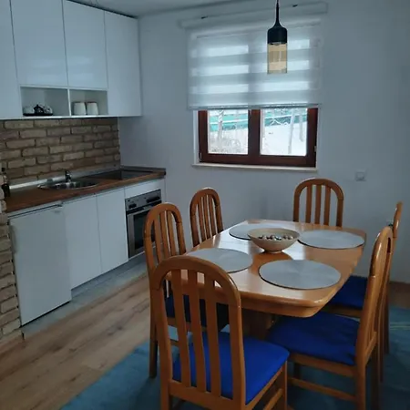 Kuca Za Odmor Ravna Planina Vakantiehuis *